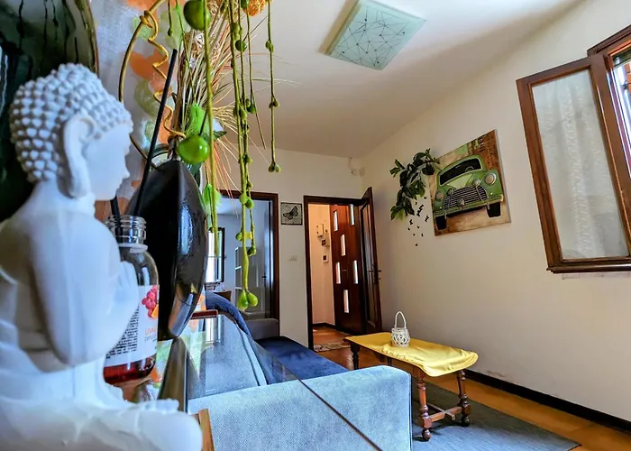 Appartamento Casa Singola Con Spazio Auto E Giardino *